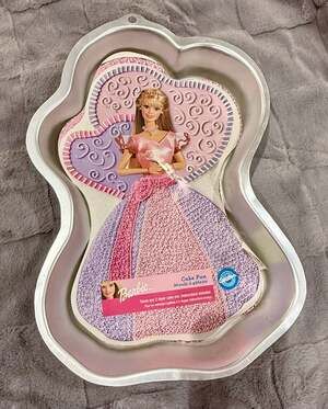 VTG New Wilton Barbie Aluminum Cake Pan 2105-8910 Mattel 2002 w Instructions